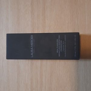 NWT Laura Mercier Foundation